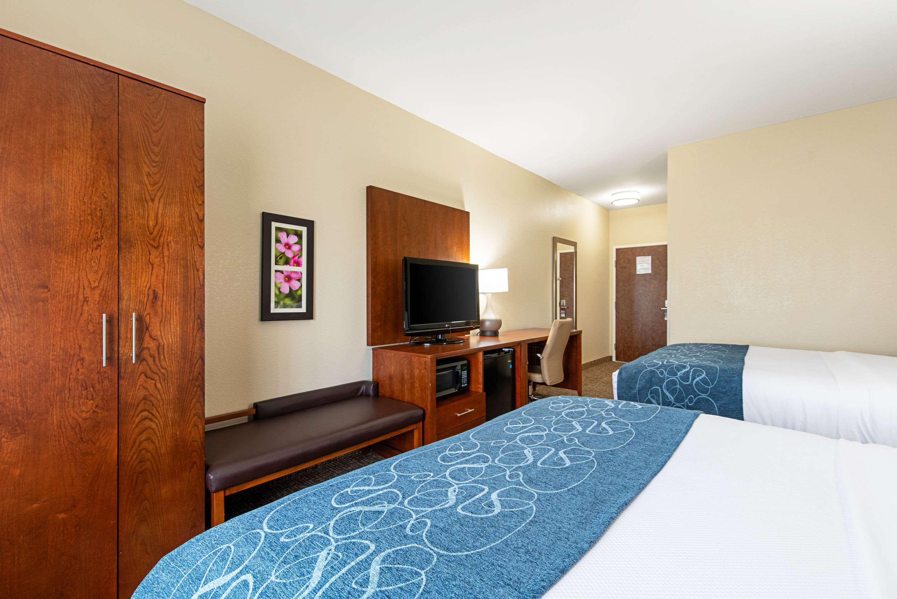 Comfort Inn & Suites Пайн Блафф Экстерьер фото