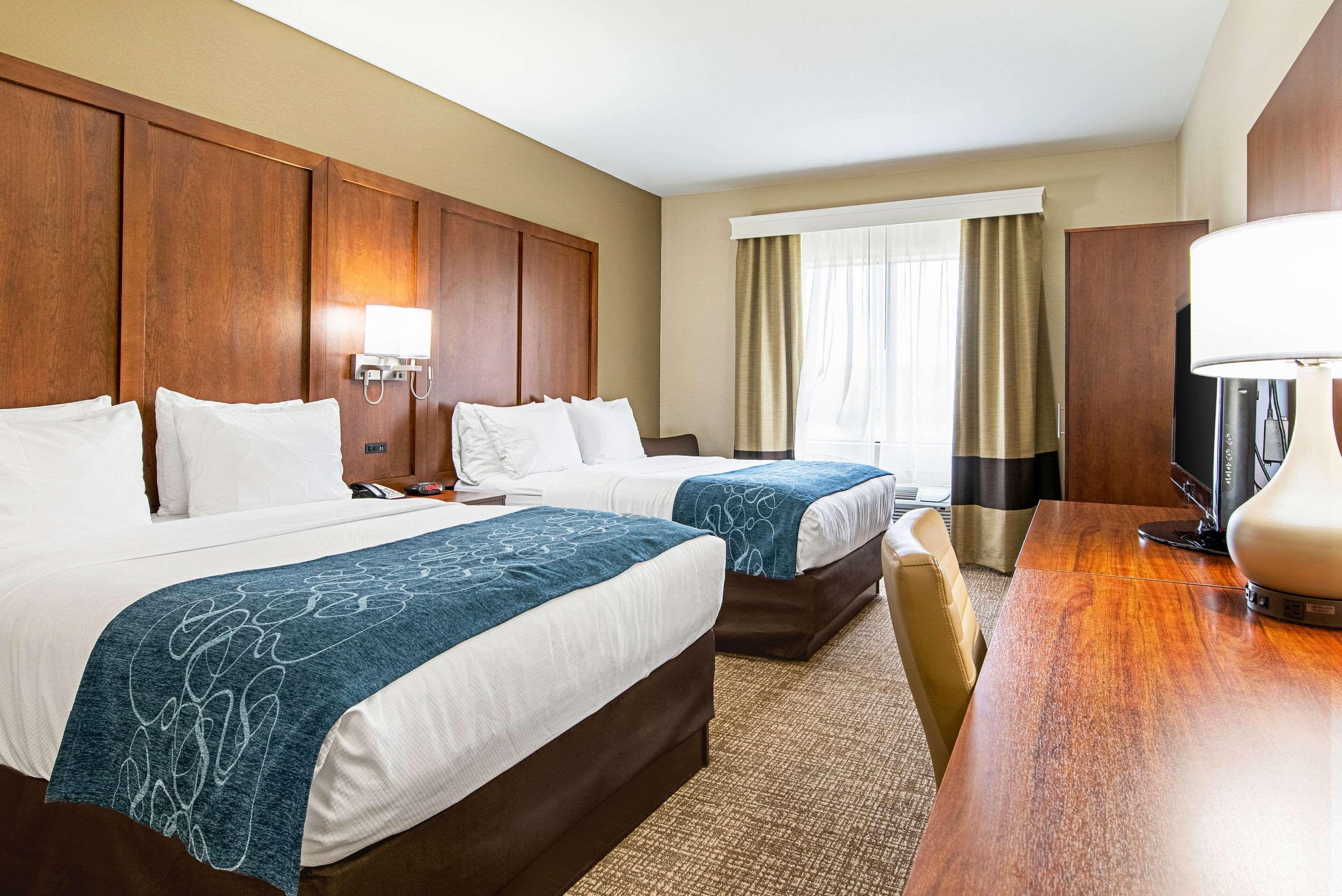 Comfort Inn & Suites Пайн Блафф Экстерьер фото